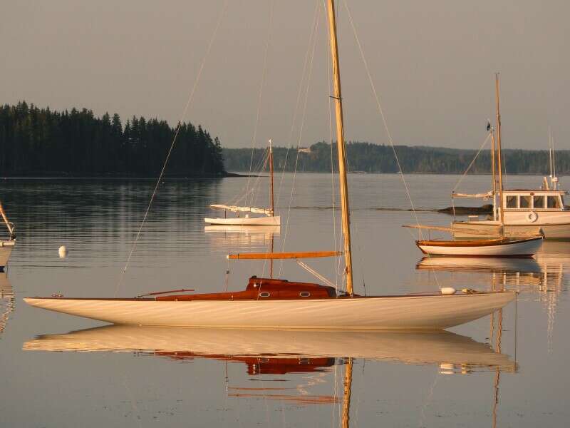 VIXEN 33ft Classic Yacht For Sale