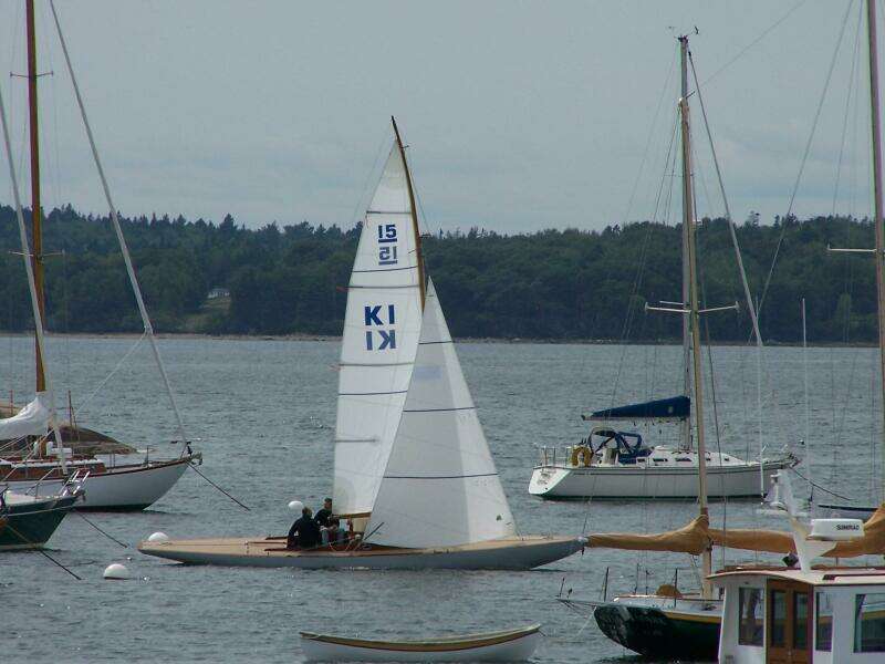 VIXEN 33ft Classic Yacht For Sale