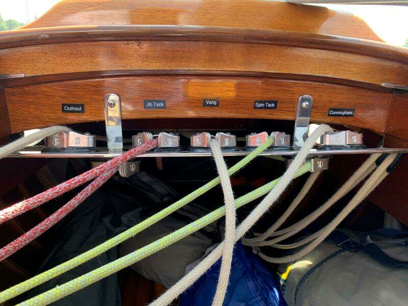 VIXEN 33ft Classic Yacht For Sale