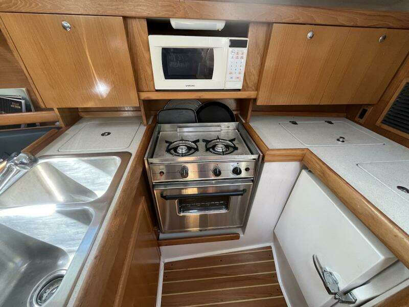 Misty Blue 35ft Catalina Yacht For Sale