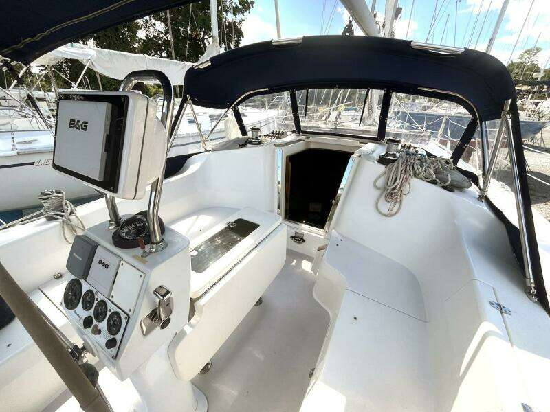 Misty Blue 35ft Catalina Yacht For Sale