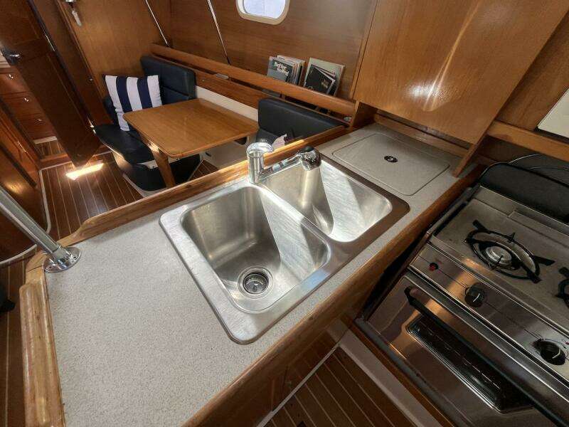 Misty Blue 35ft Catalina Yacht For Sale