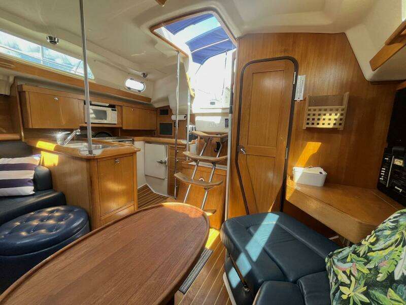 Misty Blue 35ft Catalina Yacht For Sale