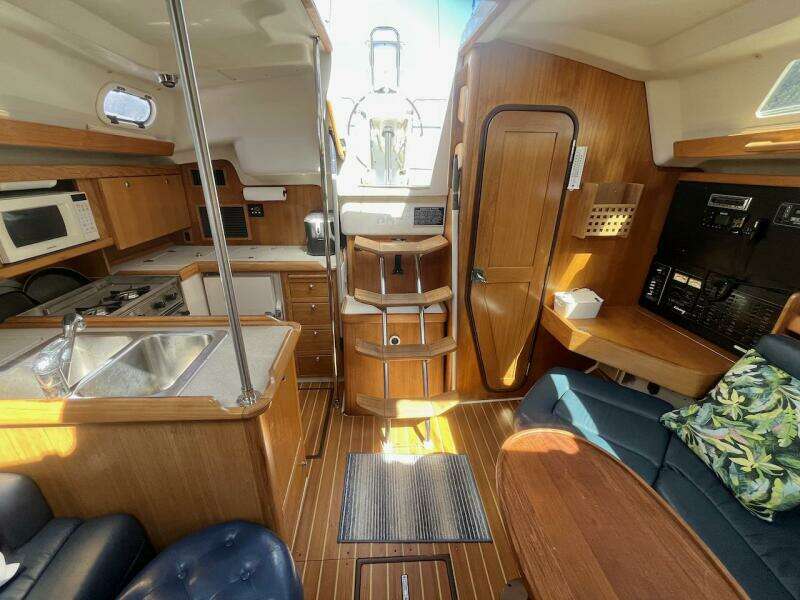 Misty Blue 35ft Catalina Yacht For Sale