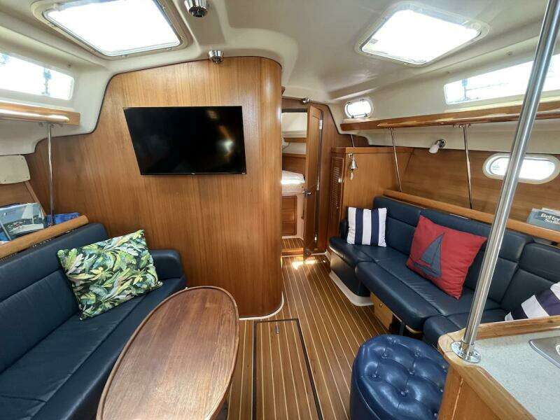 Misty Blue 35ft Catalina Yacht For Sale