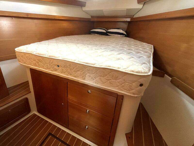 Misty Blue 35ft Catalina Yacht For Sale