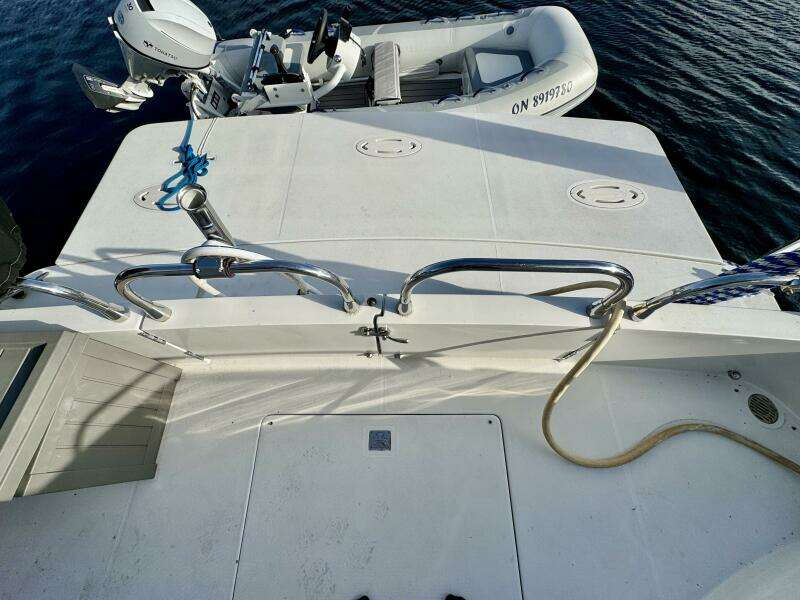 43ft Carver Yacht For Sale