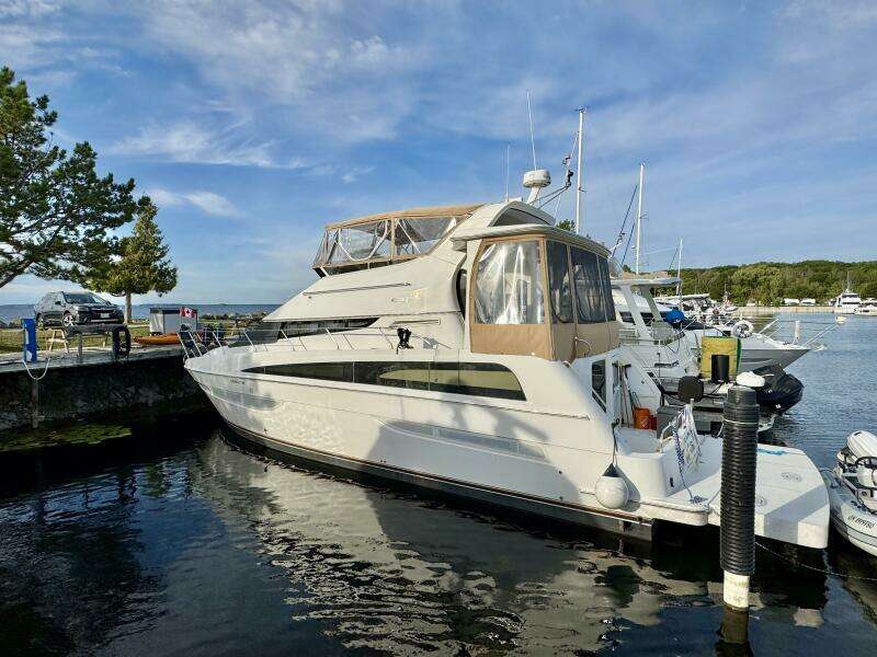 43ft Carver Yacht For Sale