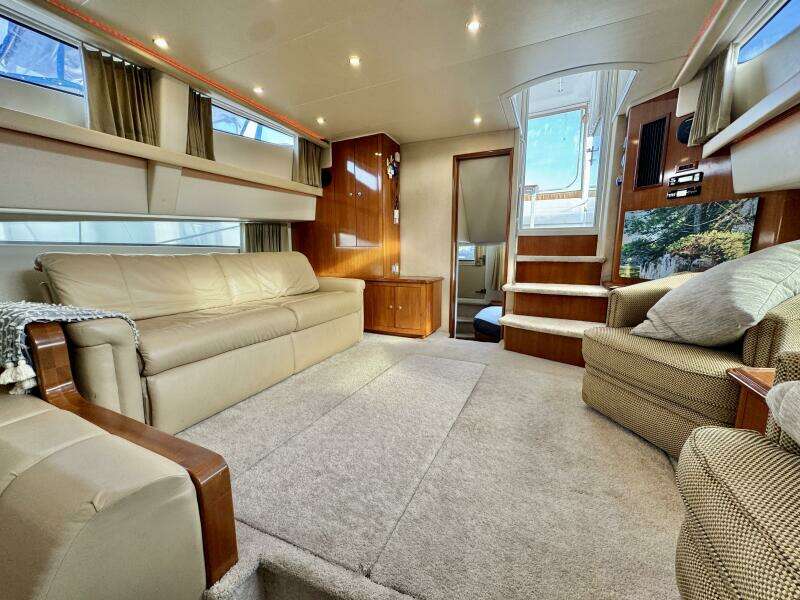 43ft Carver Yacht For Sale