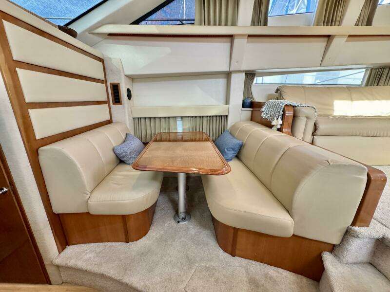 43ft Carver Yacht For Sale