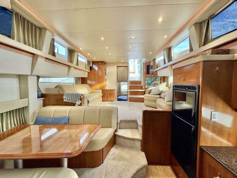 43ft Carver Yacht For Sale