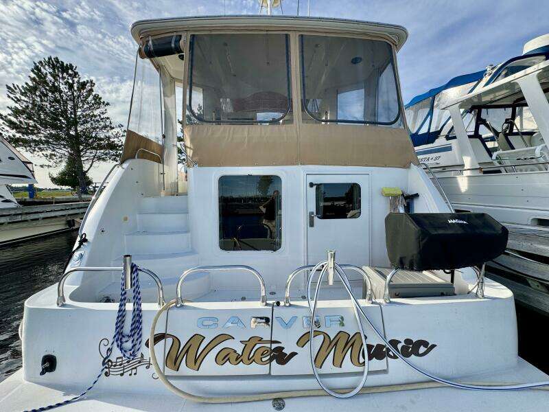 43ft Carver Yacht For Sale
