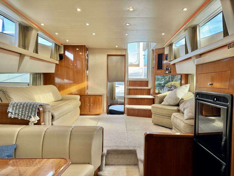 43ft Carver Yacht For Sale