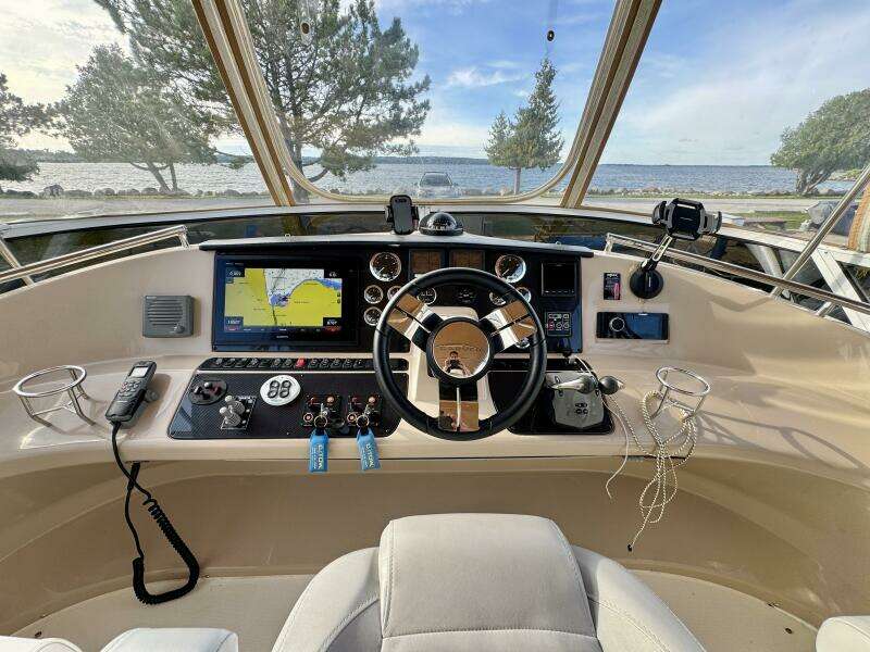 43ft Carver Yacht For Sale