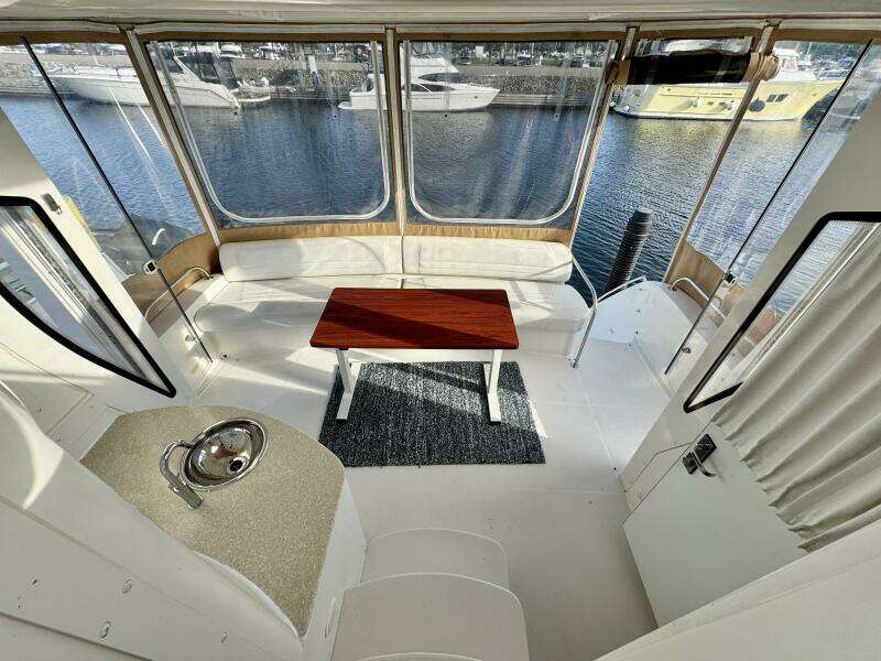 43ft Carver Yacht For Sale