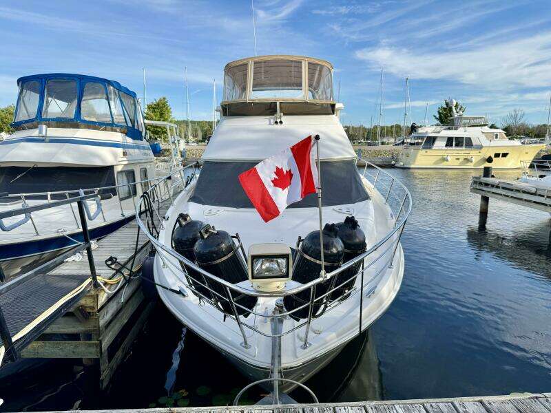 43ft Carver Yacht For Sale