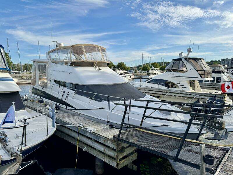 43ft Carver Yacht For Sale