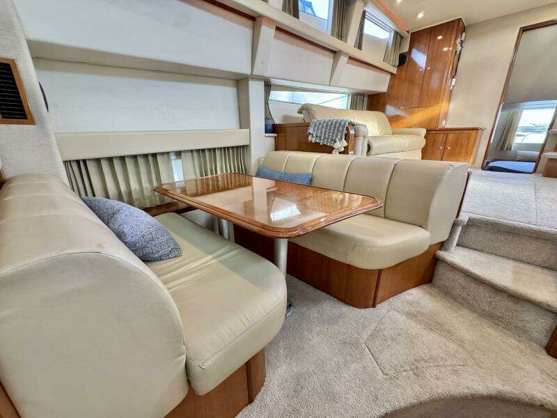 43ft Carver Yacht For Sale