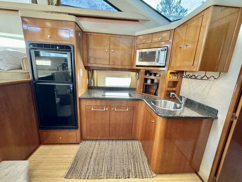 43ft Carver Yacht For Sale