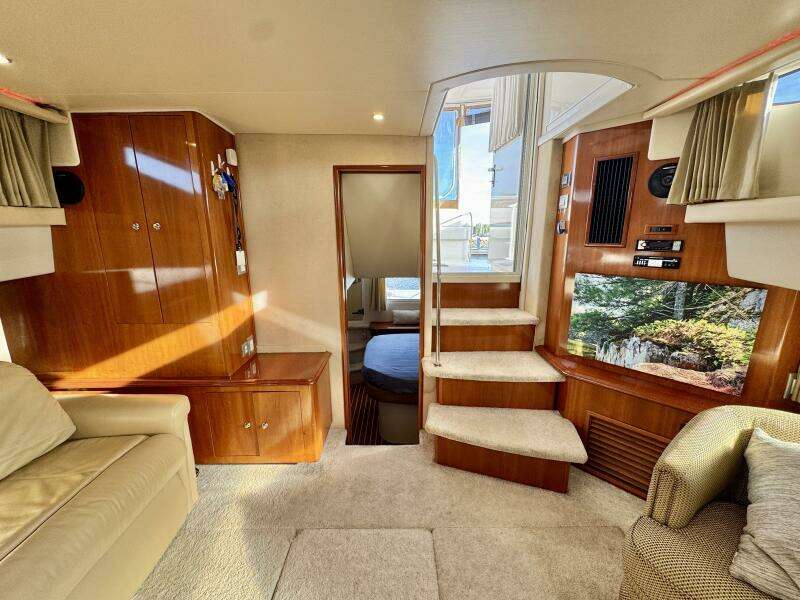43ft Carver Yacht For Sale