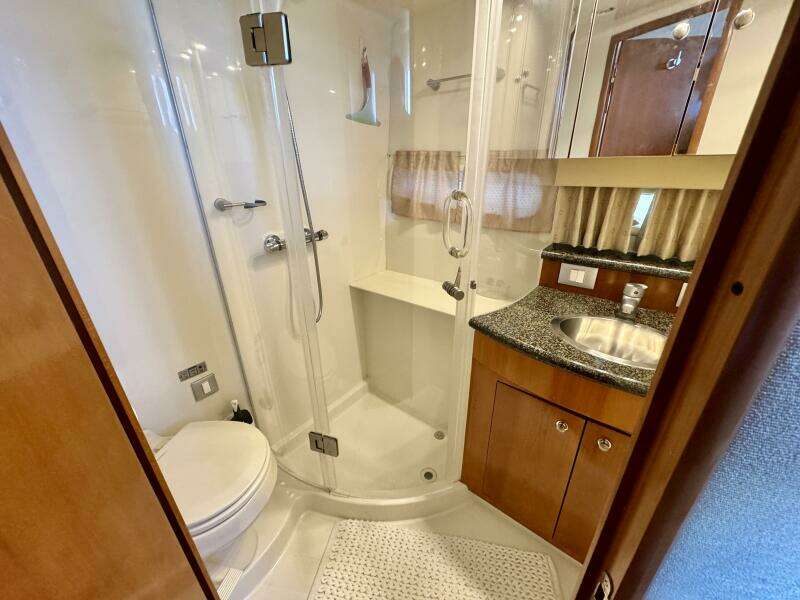 43ft Carver Yacht For Sale