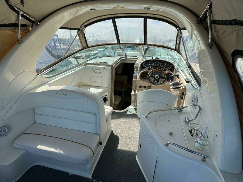28ft Sea Ray Yacht For Sale