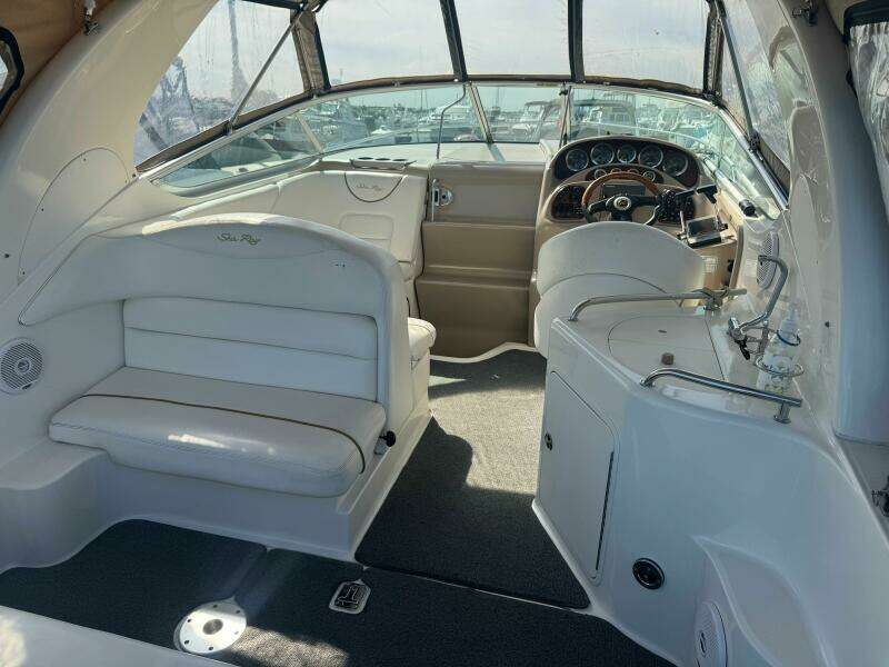 28ft Sea Ray Yacht For Sale
