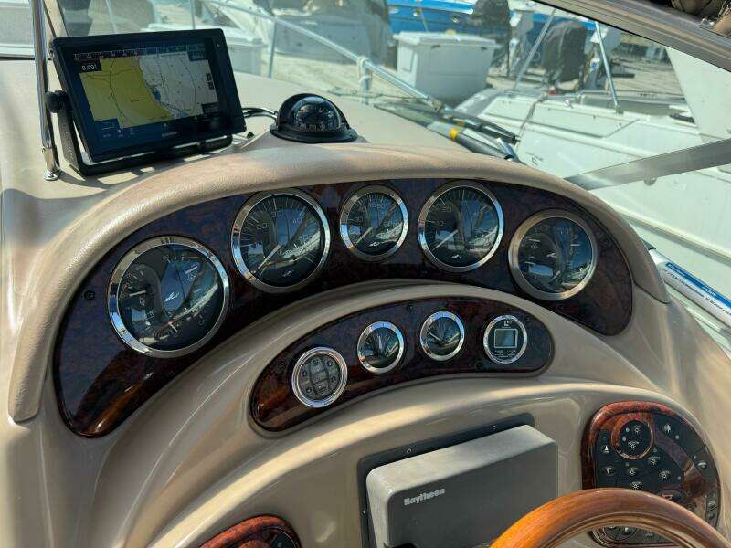 28ft Sea Ray Yacht For Sale