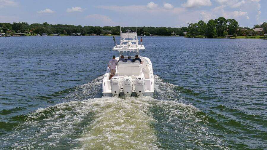 2020 Invincible 39 Open Fisherman Exterior Profiles (4)