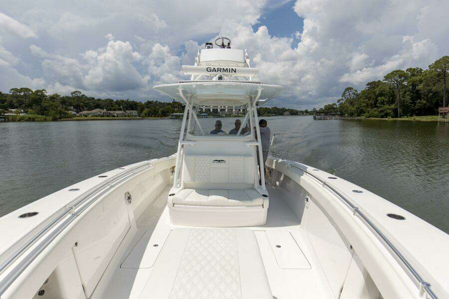 2020 Invincible 39 Open Fisherman Bow (1)