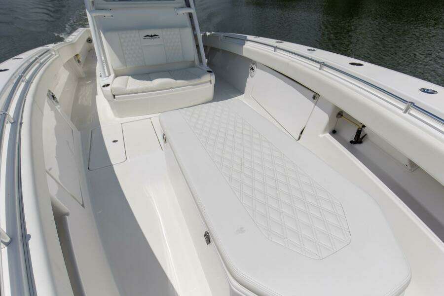 2020 Invincible 39 Open Fisherman Bow (2)