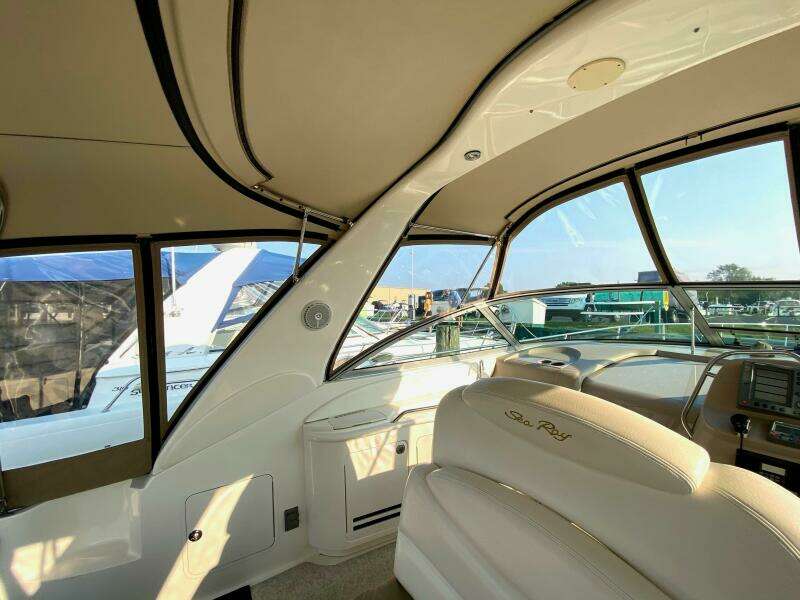 34ft Sea Ray Yacht For Sale