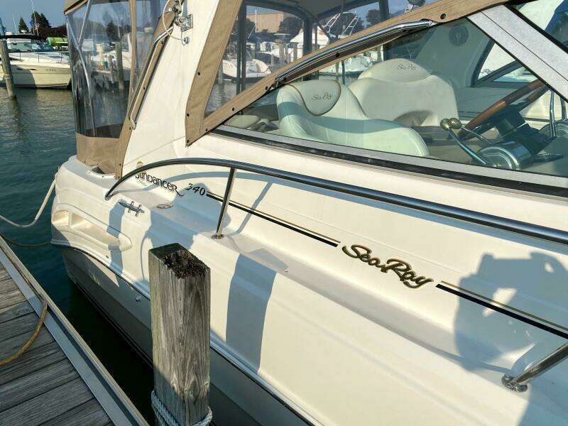 34ft Sea Ray Yacht For Sale