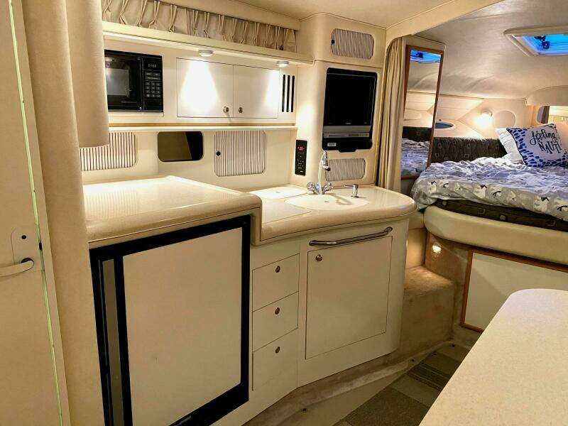 34ft Sea Ray Yacht For Sale