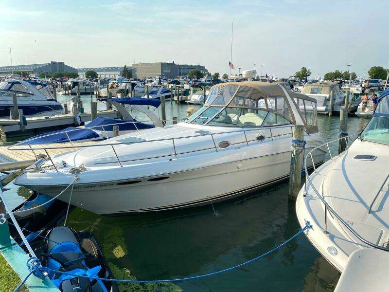 34ft Sea Ray Yacht For Sale