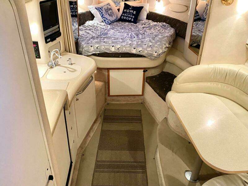 34ft Sea Ray Yacht For Sale