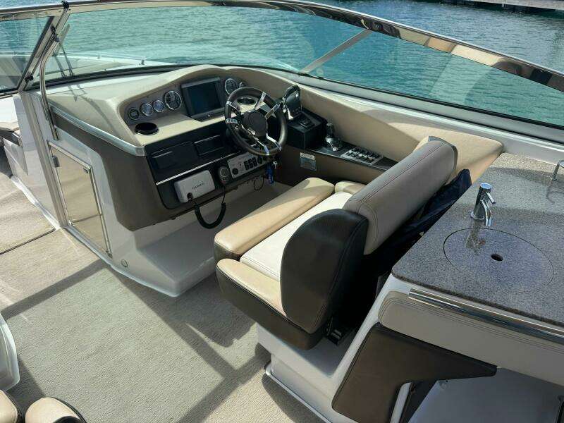 32ft Regal Yacht For Sale