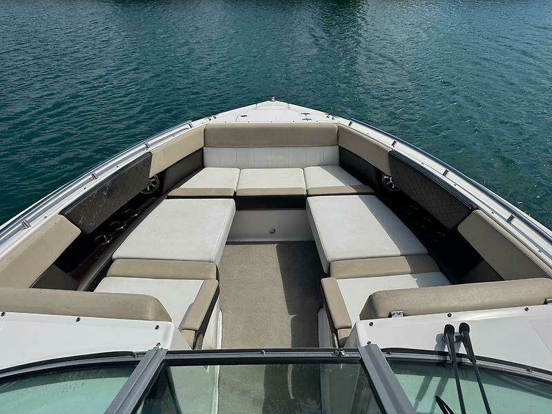 32ft Regal Yacht For Sale