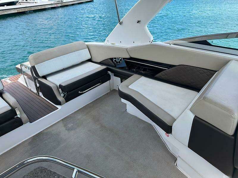 32ft Regal Yacht For Sale