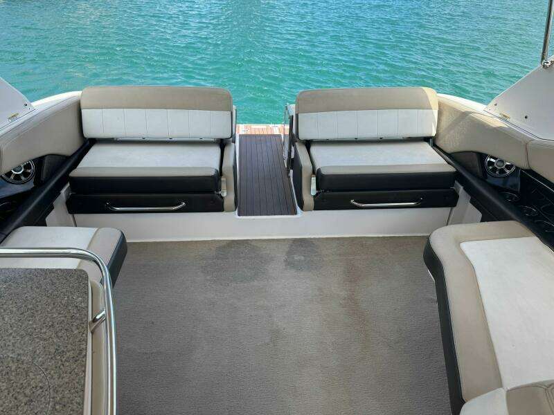 32ft Regal Yacht For Sale