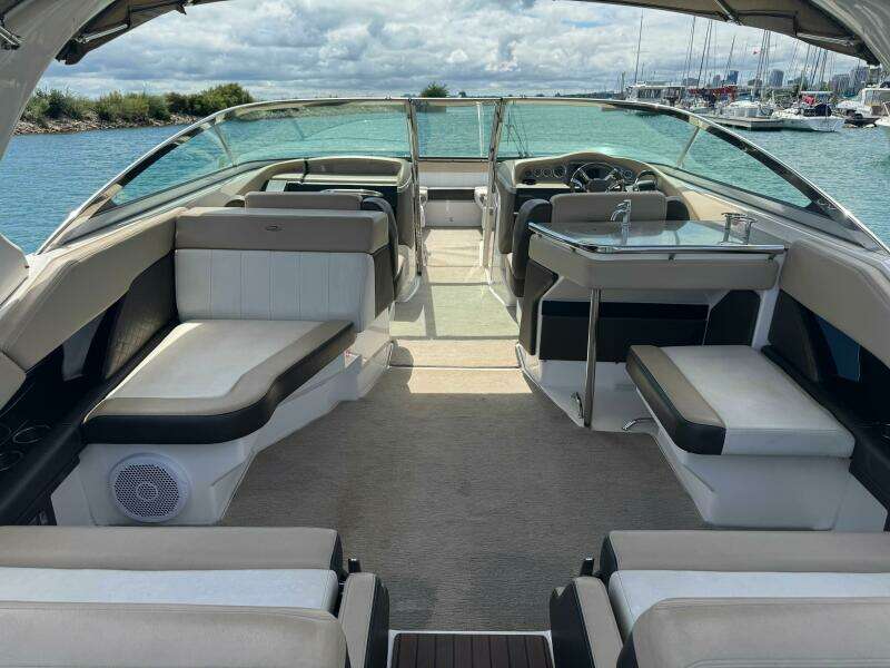 32ft Regal Yacht For Sale