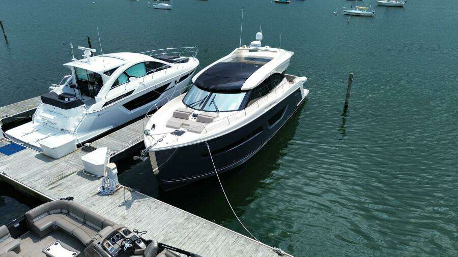 52ft Carver Yacht For Sale