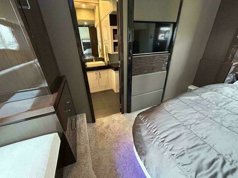 52ft Carver Yacht For Sale