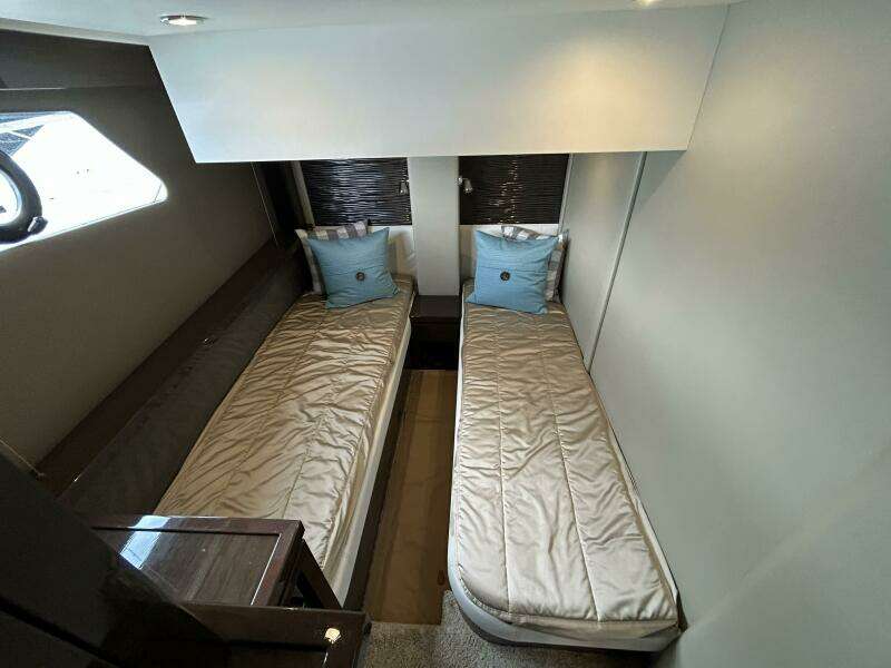 52ft Carver Yacht For Sale