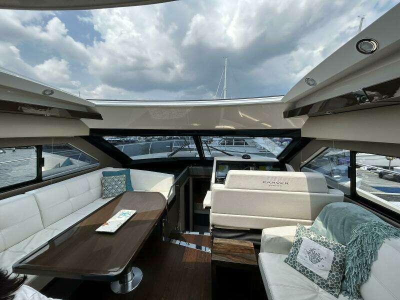 52ft Carver Yacht For Sale