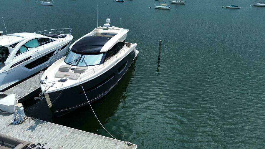 52ft Carver Yacht For Sale