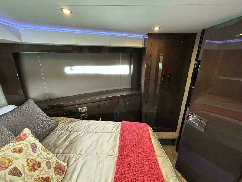 52ft Carver Yacht For Sale