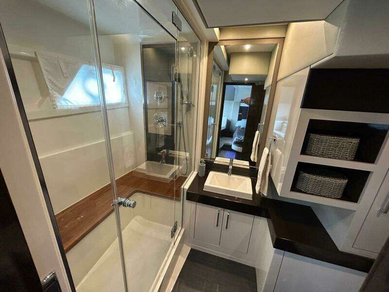 52ft Carver Yacht For Sale