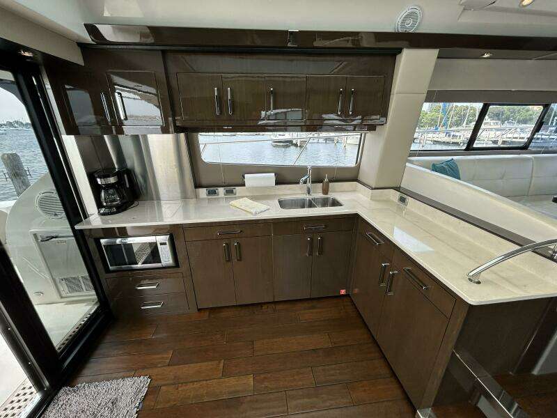 52ft Carver Yacht For Sale