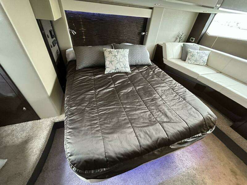 52ft Carver Yacht For Sale